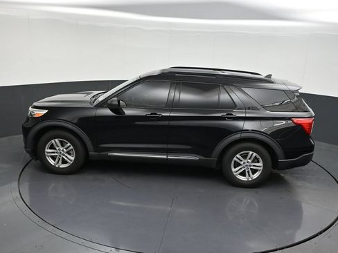 Used 2021 Ford Explorer XLT w/ Equipment Group 202A RWD image 15