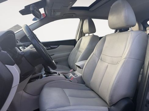 Used 2022 Nissan Rogue Sport SL w/ Premium Package image 9