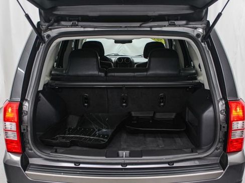 Used 2017 Jeep Patriot 75th Anniversary w/ Power Value Group AWD/4WD image 14