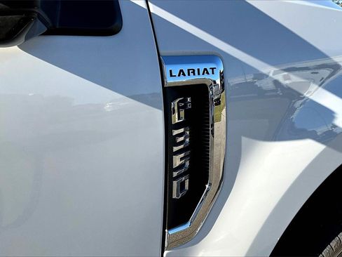 Used 2022 Ford F350 Lariat w/ Lariat Ultimate Package image 11