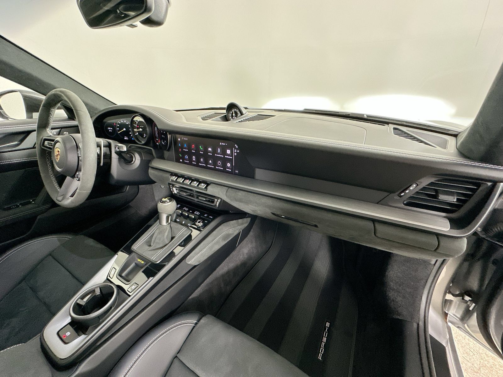 Used 2024 Porsche 911 GT3 RWD image 41