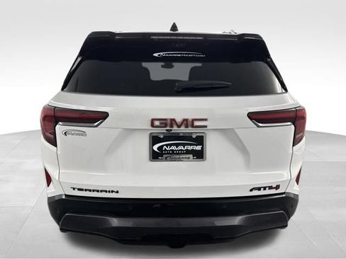 Used 2026 GMC Terrain AT4 w/ Convenience Package III AWD/4WD image 9