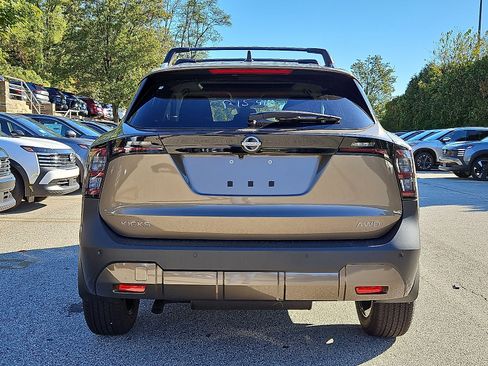 New 2026 Nissan Kicks SV w/ SV Premium Package image 5