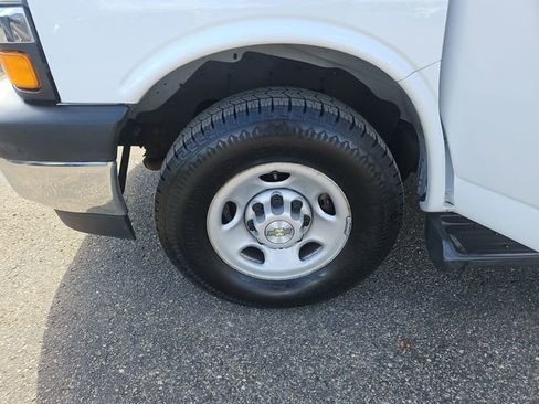 Used 2023 Chevrolet Express 3500 LT w/ LT Preferred Equipment Group RWD image 27