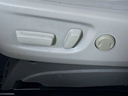 Used 2016 Toyota Sienna XLE w/ XLE Navigation Package image 12