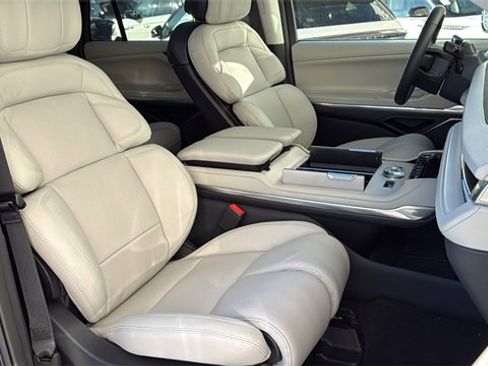 New 2026 Lincoln Navigator L Reserve image 9