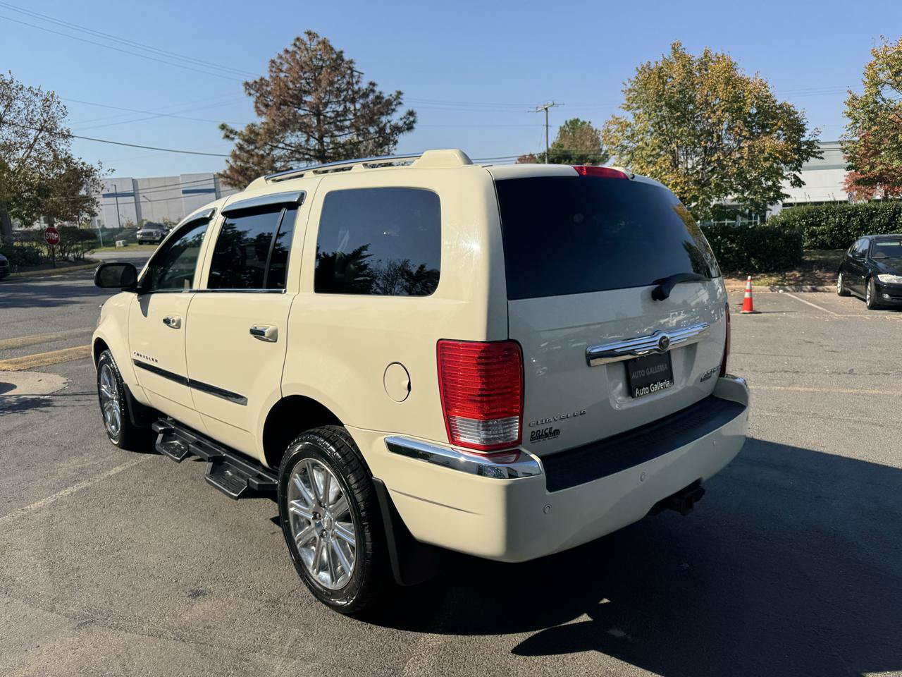 Used 2009 Chrysler Aspen Limited AWD/4WD image 21