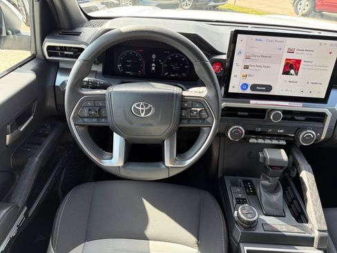 Used 2025 Toyota Tacoma TRD Off-Road AWD/4WD image 16
