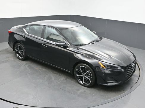 New 2026 Nissan Altima 2.5 SR FWD image 30