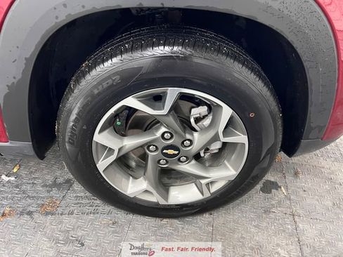 Used 2025 Chevrolet Trax LT image 17