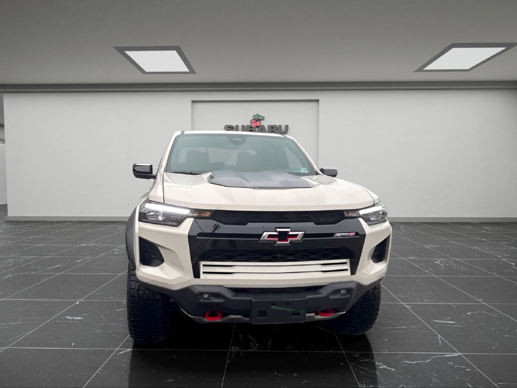 Used 2026 Chevrolet Colorado ZR2 w/ Technology Package AWD/4WD image 3