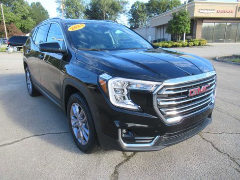 Used 2023 GMC Terrain SLT image 13