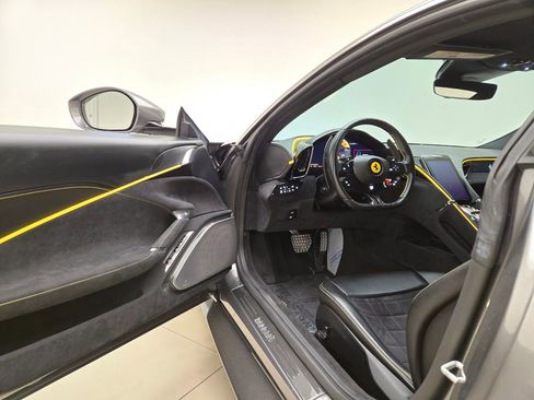 Used 2022 Ferrari Roma RWD image 17