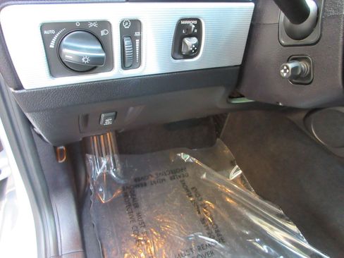 Used 2004 Ford Thunderbird RWD image 24
