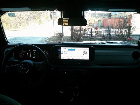 Used 2024 Jeep Gladiator Sport image 24