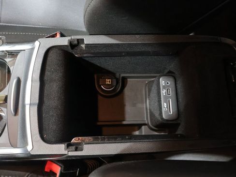 Used 2016 Dodge Charger SXT AWD/4WD image 29