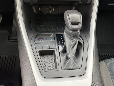 Used 2023 Toyota RAV4 LE FWD image 19