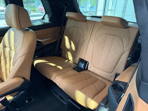 New 2027 BMW X7 xDrive40i w/ M Sport Package AWD/4WD image 14