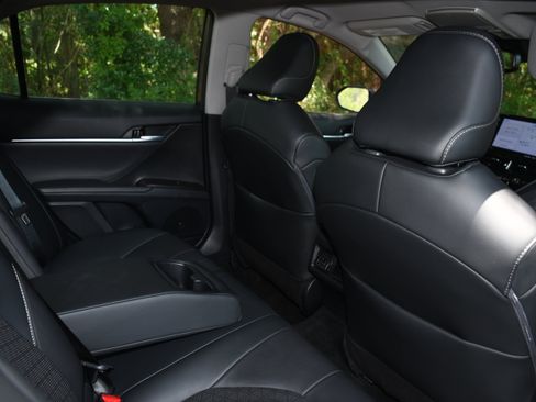 Used 2023 Toyota Camry XSE image 18