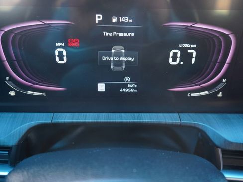 Used 2024 Kia Telluride EX w/ EX Captain's Chair Package image 31