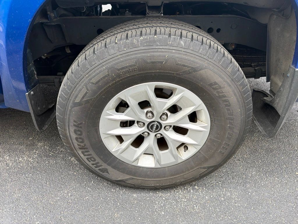Used 2024 Nissan Frontier SV AWD/4WD image 4