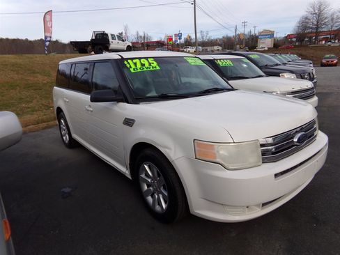 Used 2009 Ford Flex SE image 3