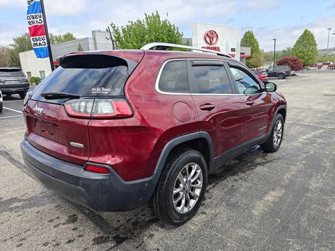 Used 2019 Jeep Cherokee Latitude Plus w/ Cold Weather Group AWD/4WD image 4