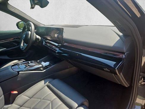 Used 2026 BMW i5 eDrive40 w/ Premium Package AWD/4WD image 16