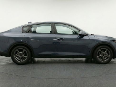 Used 2025 Kia K4 LXS image 11