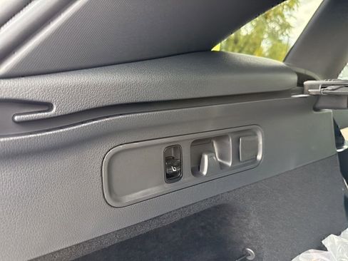 Certified 2026 Mercedes-Benz GLC 300 4MATIC image 31