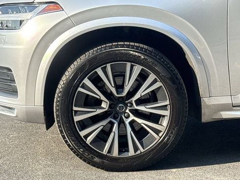 Used 2021 Volvo XC90 T5 Momentum w/ Climate Package AWD/4WD image 17