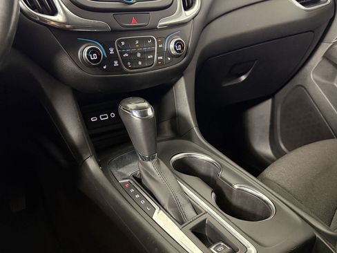 Used 2019 Chevrolet Equinox LT FWD image 17