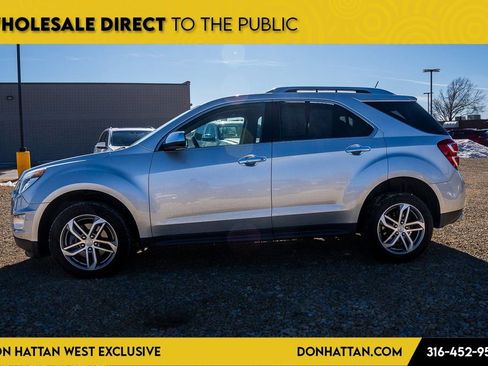 Used 2017 Chevrolet Equinox Premier w/ Enhanced Convenience Package AWD/4WD image 2