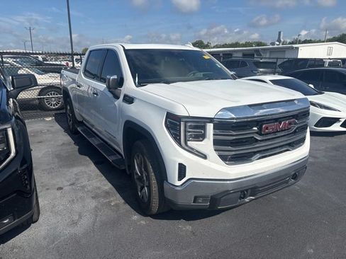 Used 2023 GMC Sierra 1500 SLT w/ SLT Premium Package AWD/4WD image 3