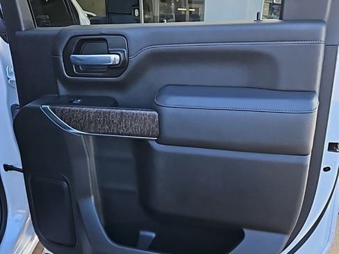 Used 2022 GMC Sierra 3500 Denali w/ Denali Ultimate Package image 17