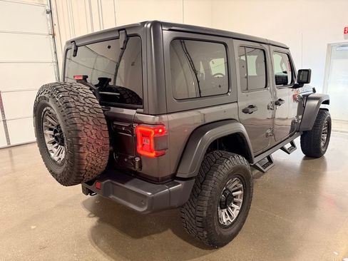 Used 2018 Jeep Wrangler Unlimited Sport S AWD/4WD image 5