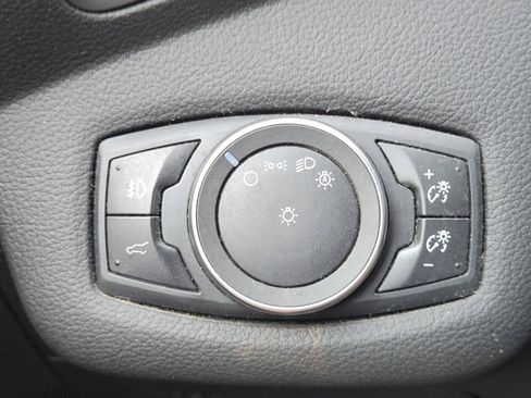Used 2017 Ford Escape SE FWD image 18