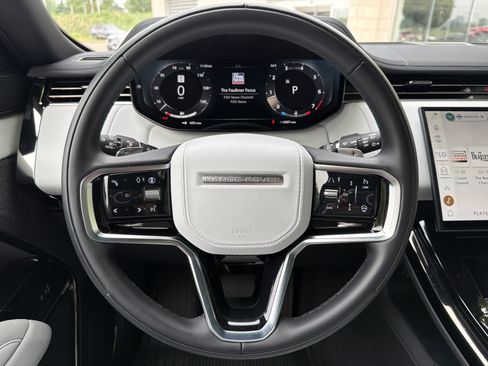 Used 2025 Land Rover Range Rover Sport SE AWD/4WD image 23