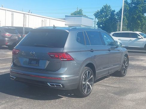 Used 2023 Volkswagen Tiguan SEL R-Line AWD/4WD image 7