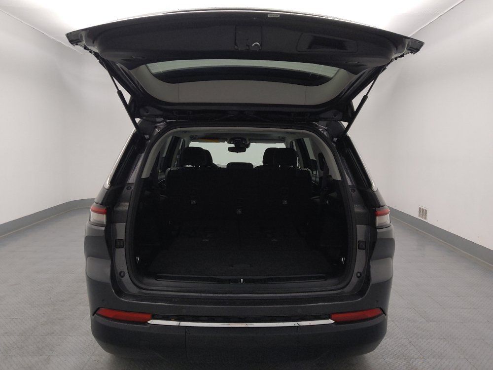 Used 2023 Jeep Grand Cherokee L Laredo RWD image 29