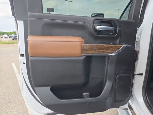 Used 2022 Chevrolet Silverado 2500 High Country w/ Z71 Off-Road Package image 14