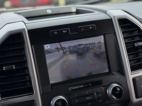 Used 2019 Ford F150 Lariat w/ Equipment Group 502A Luxury AWD/4WD image 4