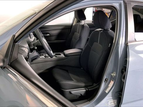 Used 2025 Nissan Sentra SV w/ Trunk Package image 35