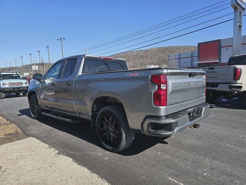 Used 2023 Chevrolet Silverado 1500 Custom image 6