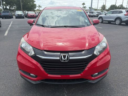 Used 2017 Honda HR-V EX image 2