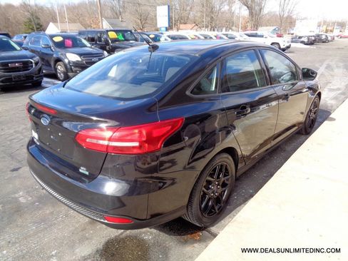 Used 2016 Ford Focus SE image 3