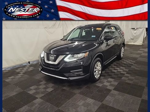 Used 2017 Nissan Rogue S AWD/4WD image 1