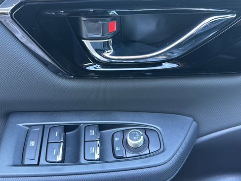 Used 2025 Subaru Forester Limited w/ Popular Package image 16