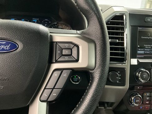 Used 2015 Ford F150 Lariat image 19