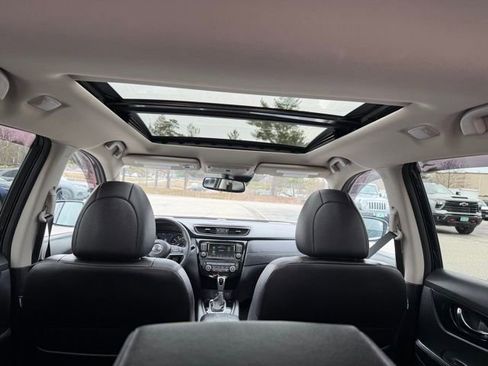 Used 2020 Nissan Rogue SL w/ Premium Package image 15